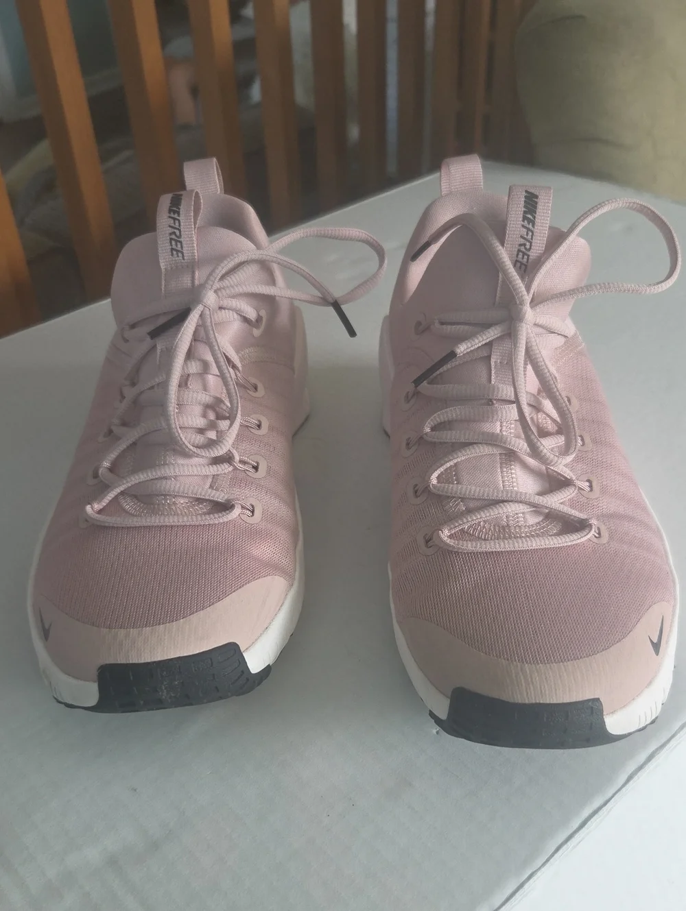 Nike free Metcon pale pink